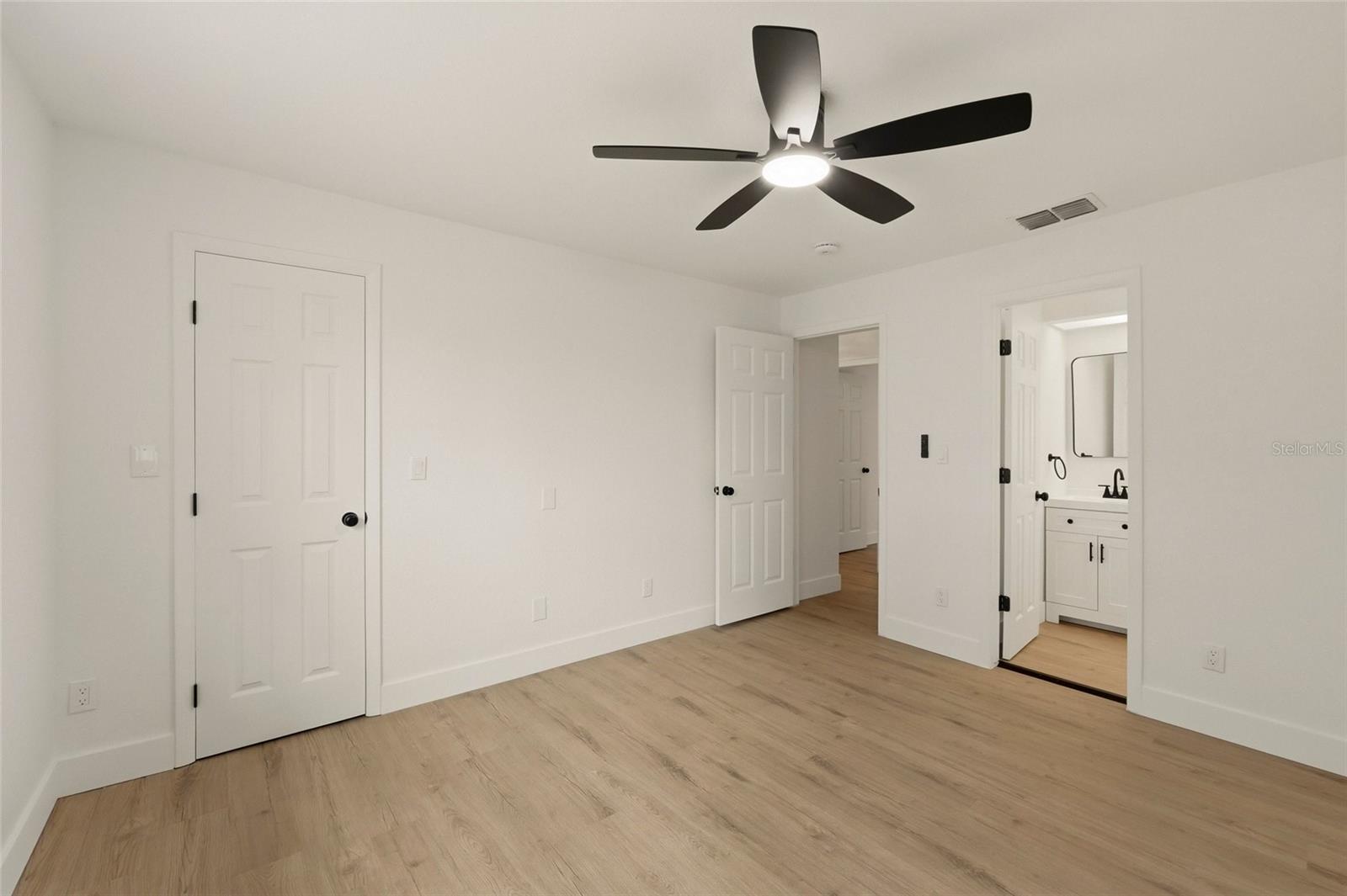 205 SOMERSET LN — photo 19