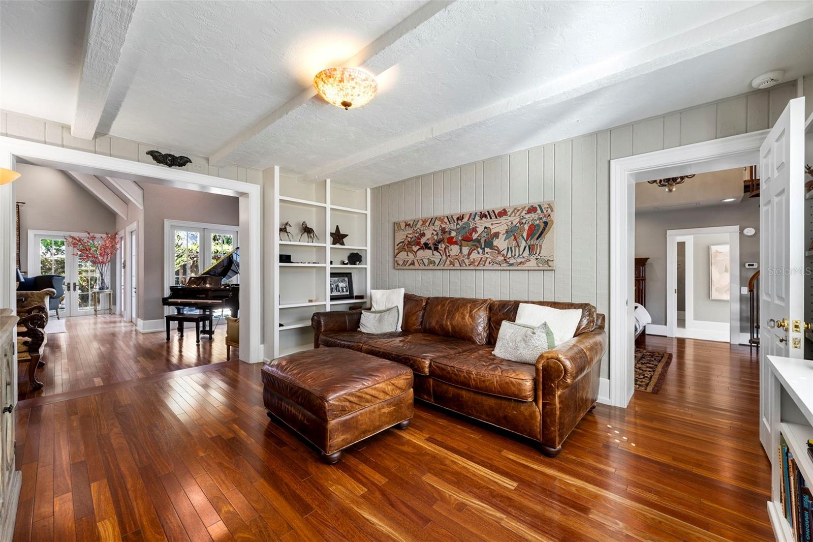 1829 BOUGAINVILLEA ST — photo 38