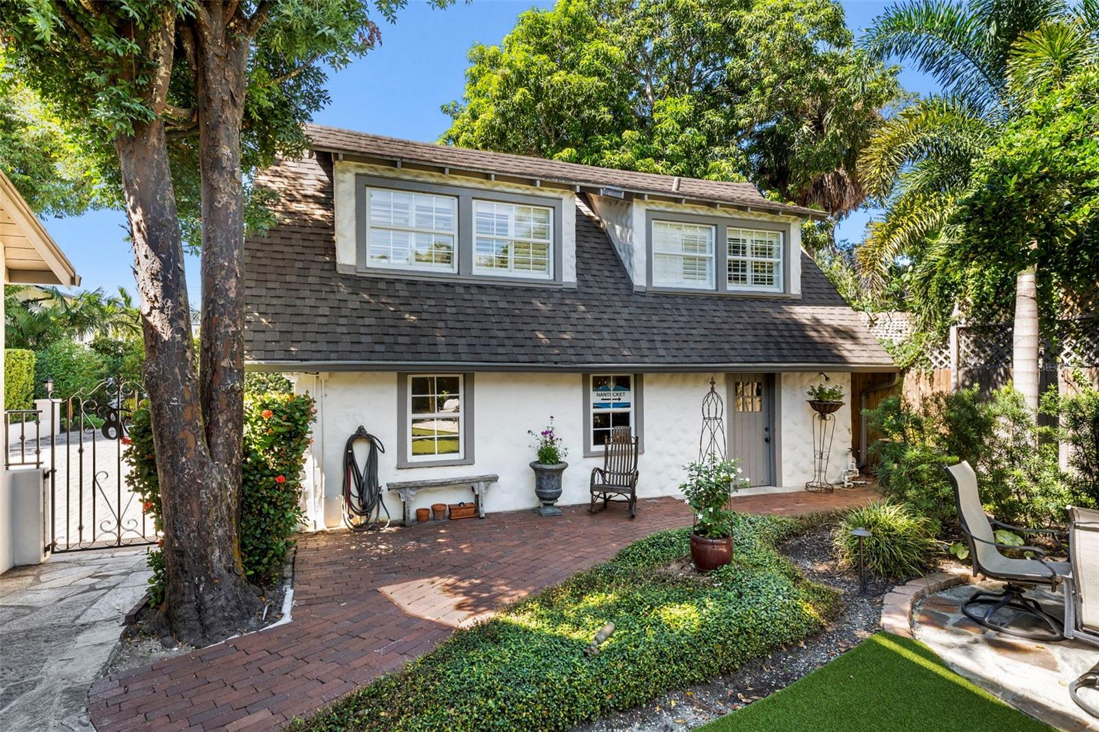 1829 BOUGAINVILLEA ST — photo 70