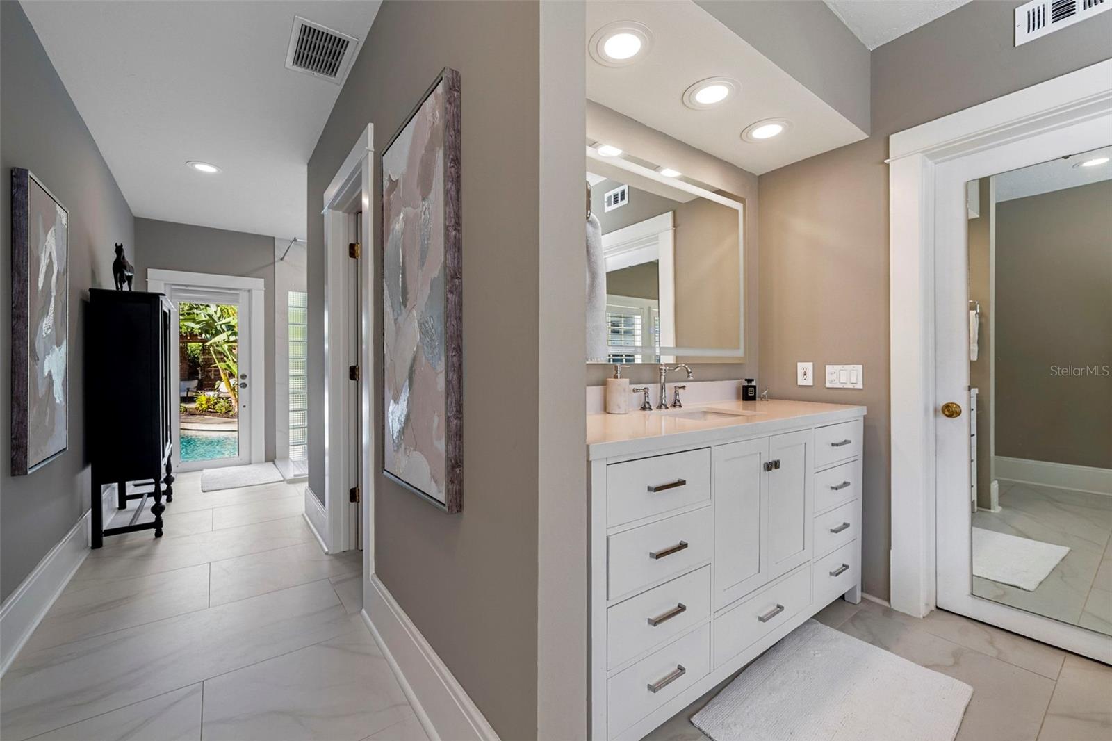1829 BOUGAINVILLEA ST — photo 41