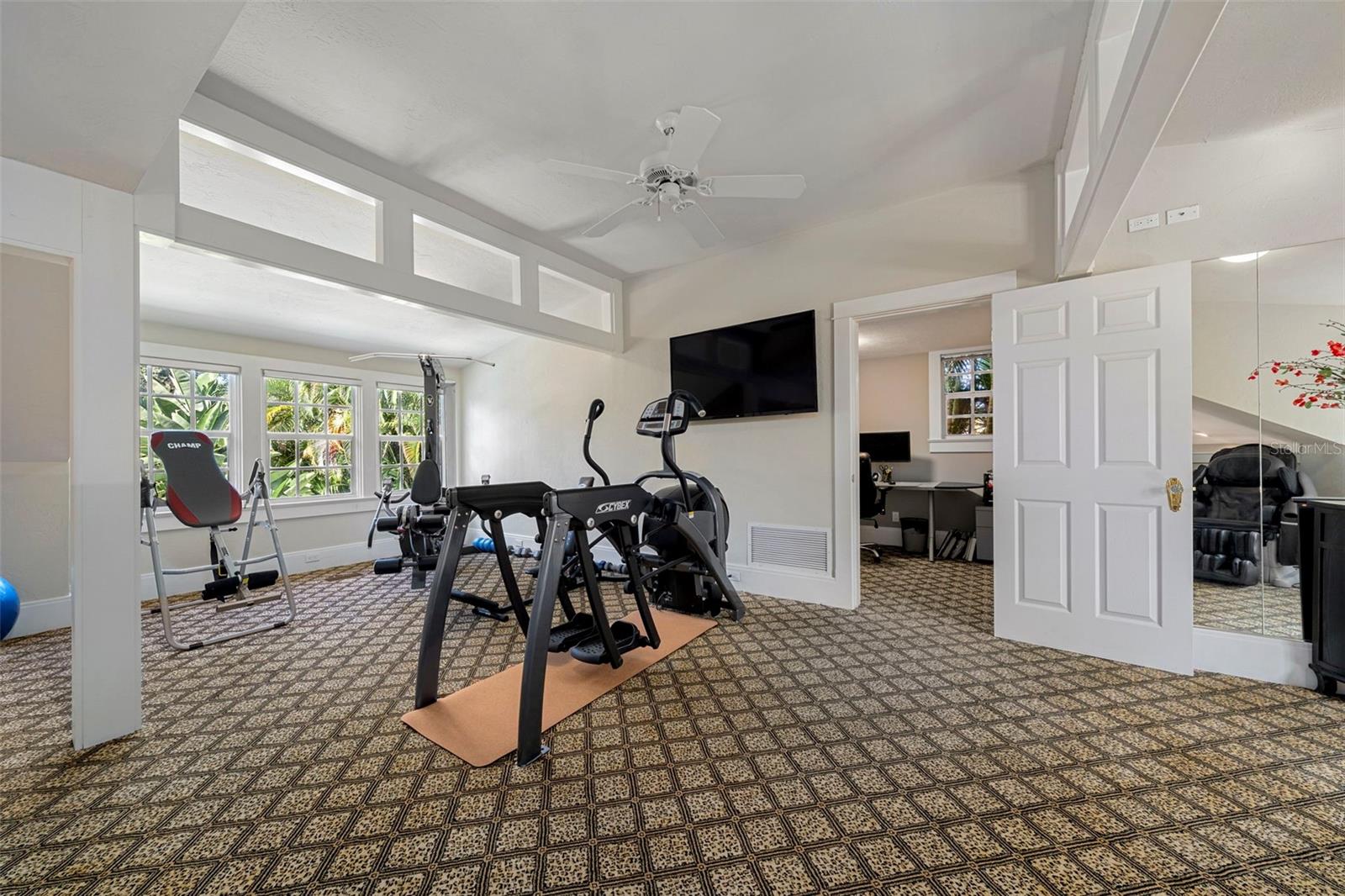 1829 BOUGAINVILLEA ST — photo 48