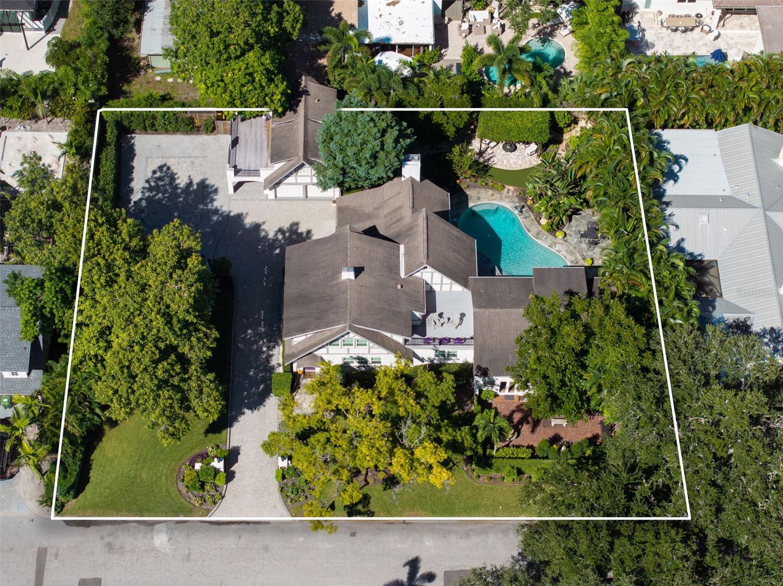 1829 BOUGAINVILLEA ST — photo 71