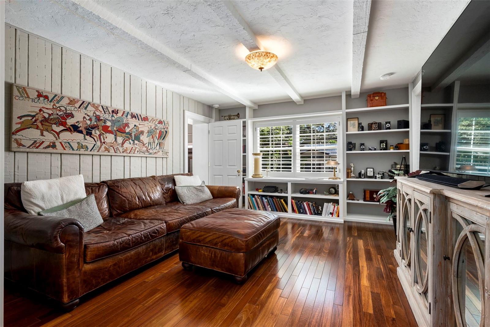 1829 BOUGAINVILLEA ST — photo 37