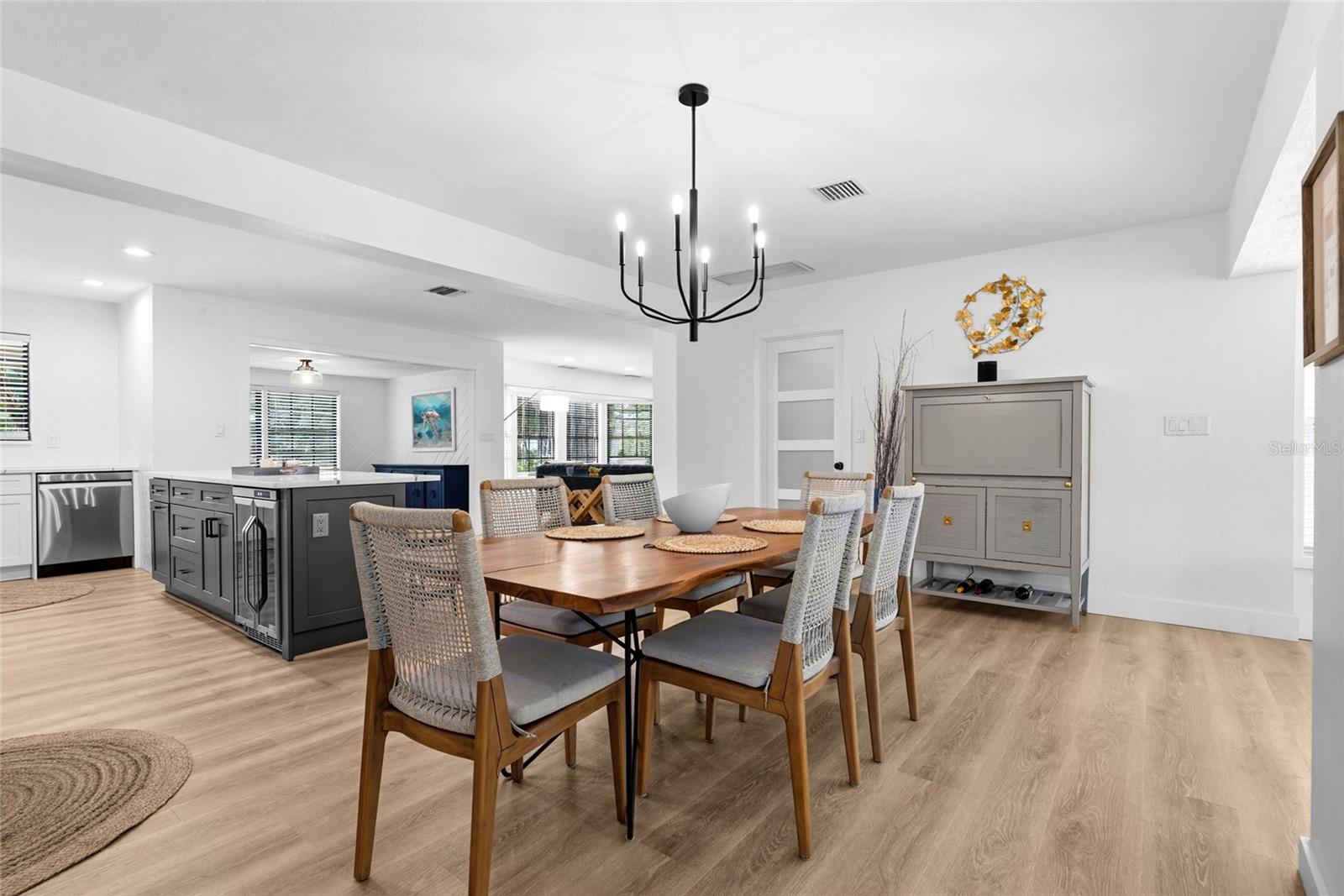 2480 ALAMEDA AVE — photo 8