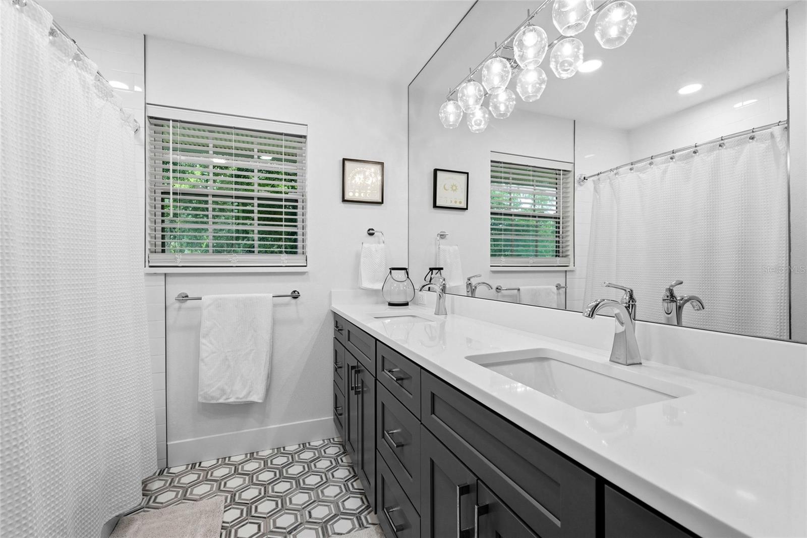 2480 ALAMEDA AVE — photo 33