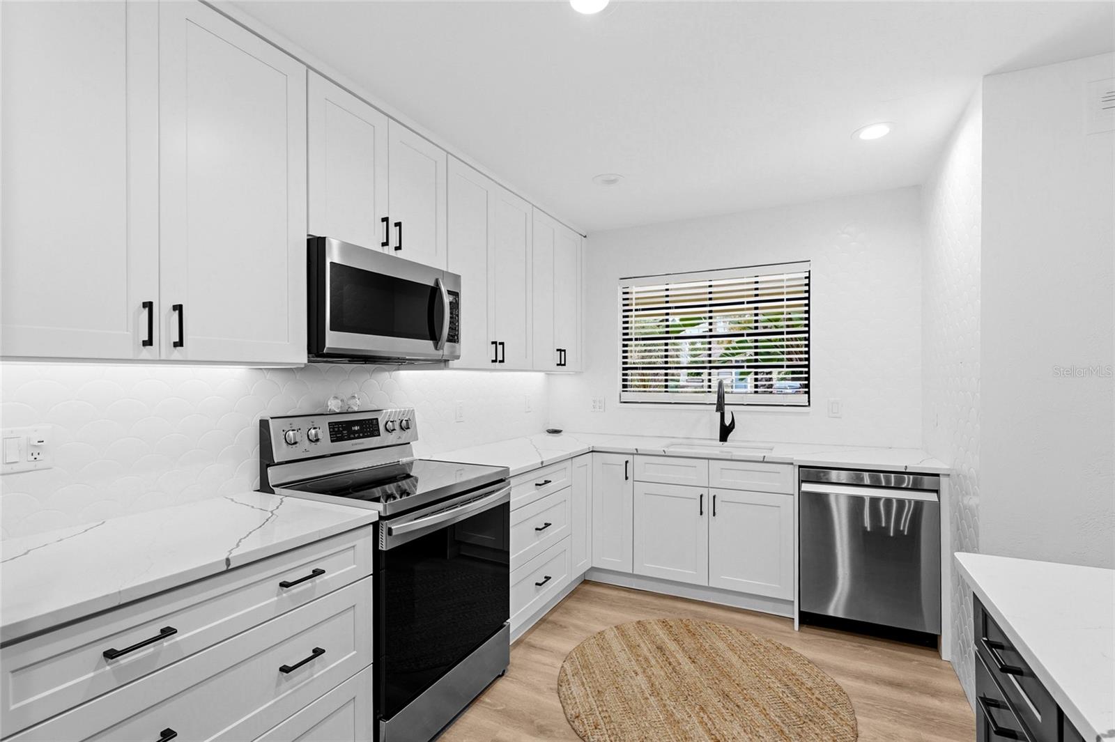 2480 ALAMEDA AVE — photo 5