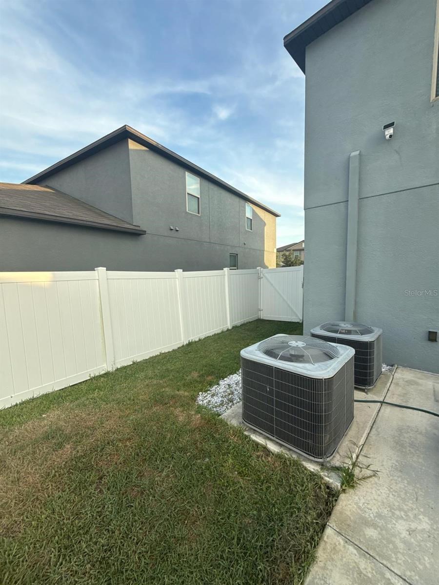 10364 ALDER GREEN DR — photo 2