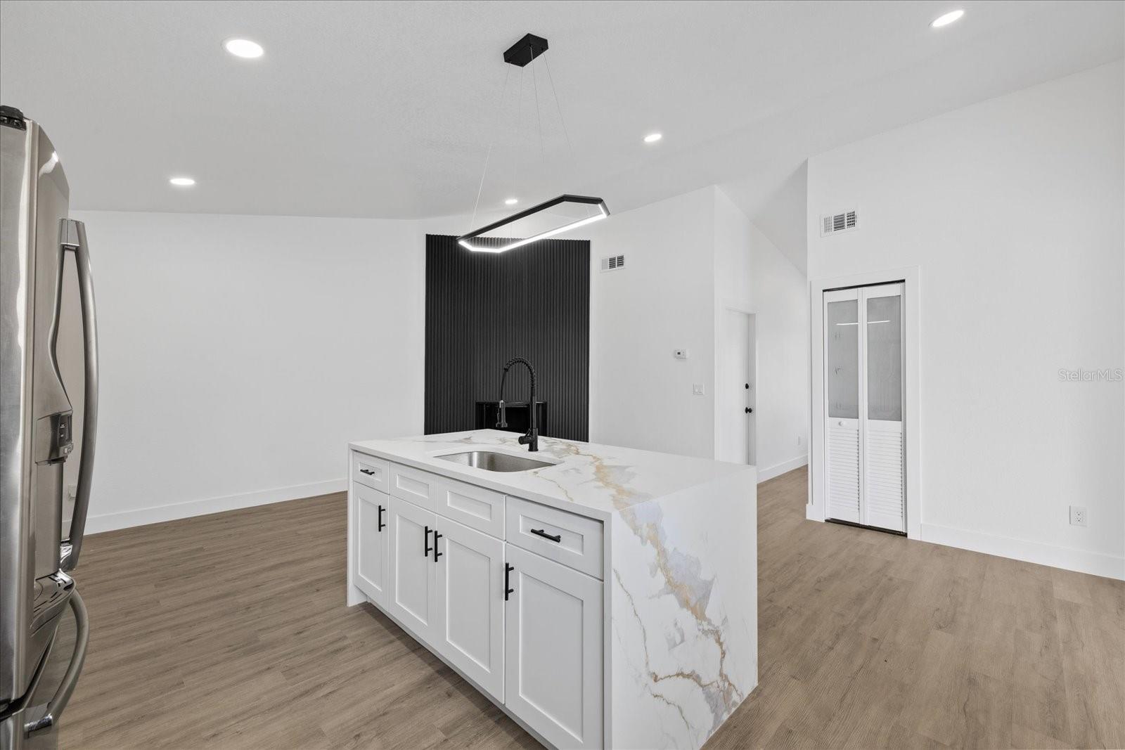 10609 OUT ISLAND DR — photo 15
