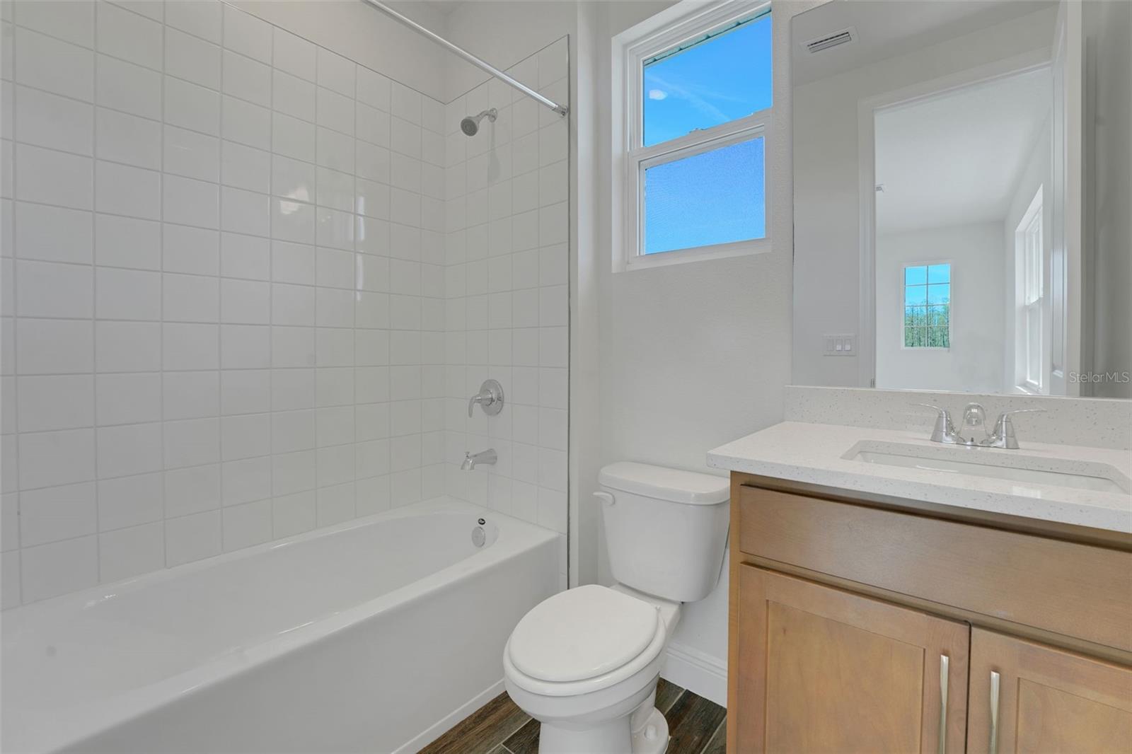 17546 VALLEYWOOD PKWY — photo 33