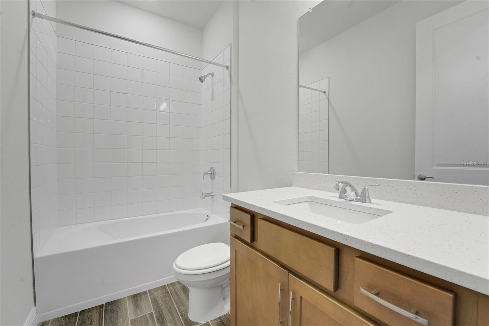 17546 VALLEYWOOD PKWY — photo 15