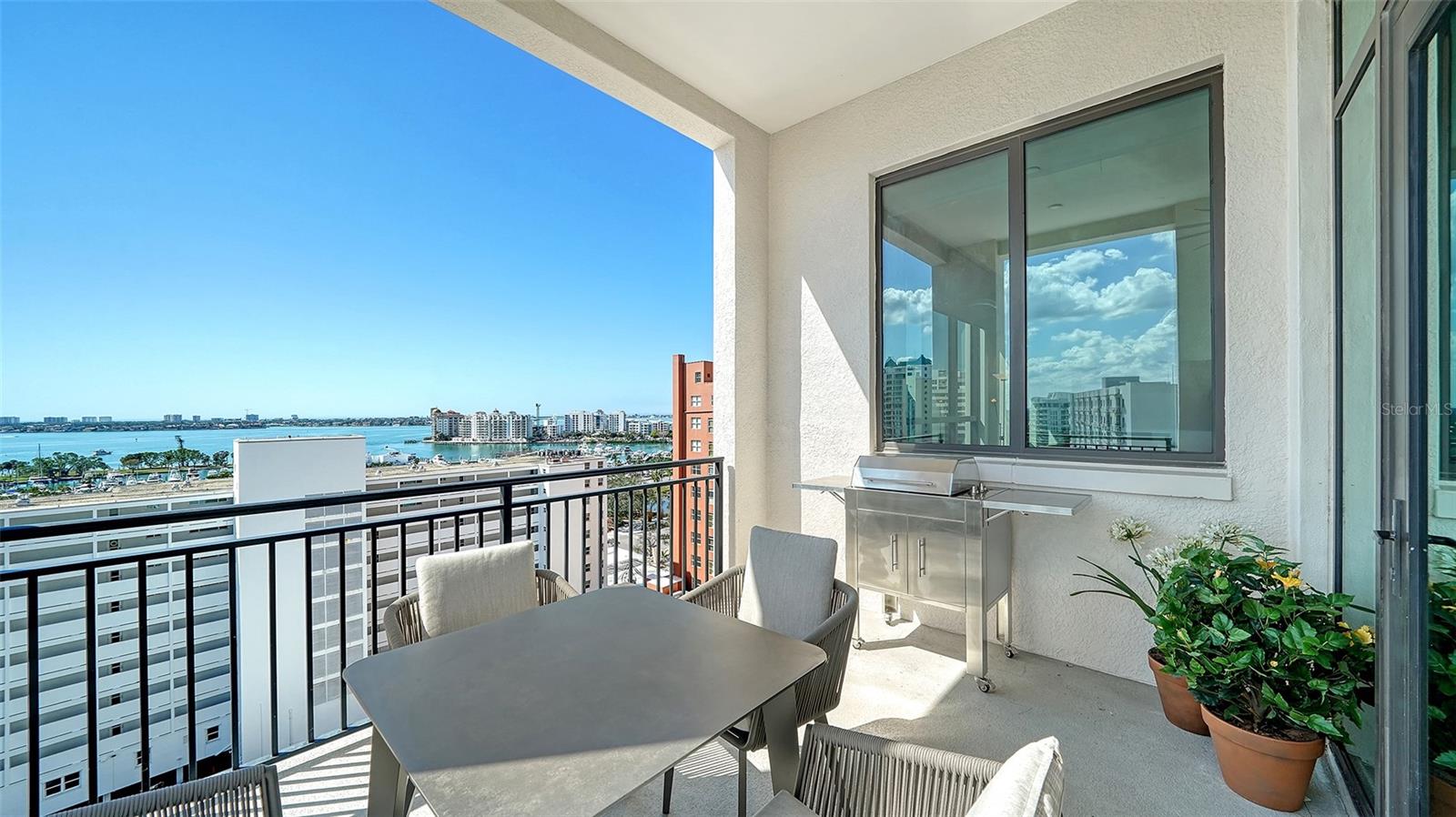 33 S PALM AVE #901 — photo 37