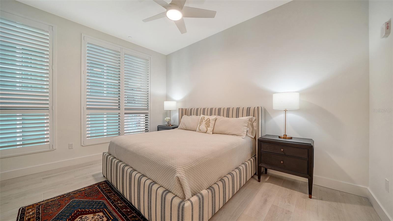 33 S PALM AVE #901 — photo 32