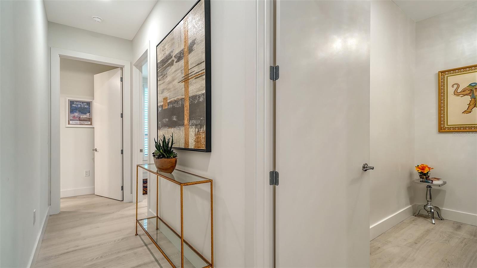 33 S PALM AVE #901 — photo 36