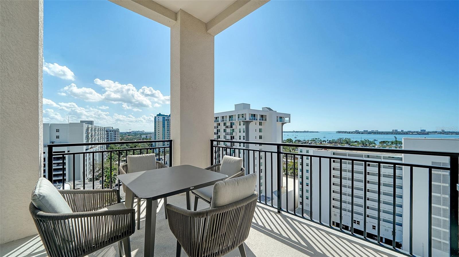 33 S PALM AVE #901 — photo 39