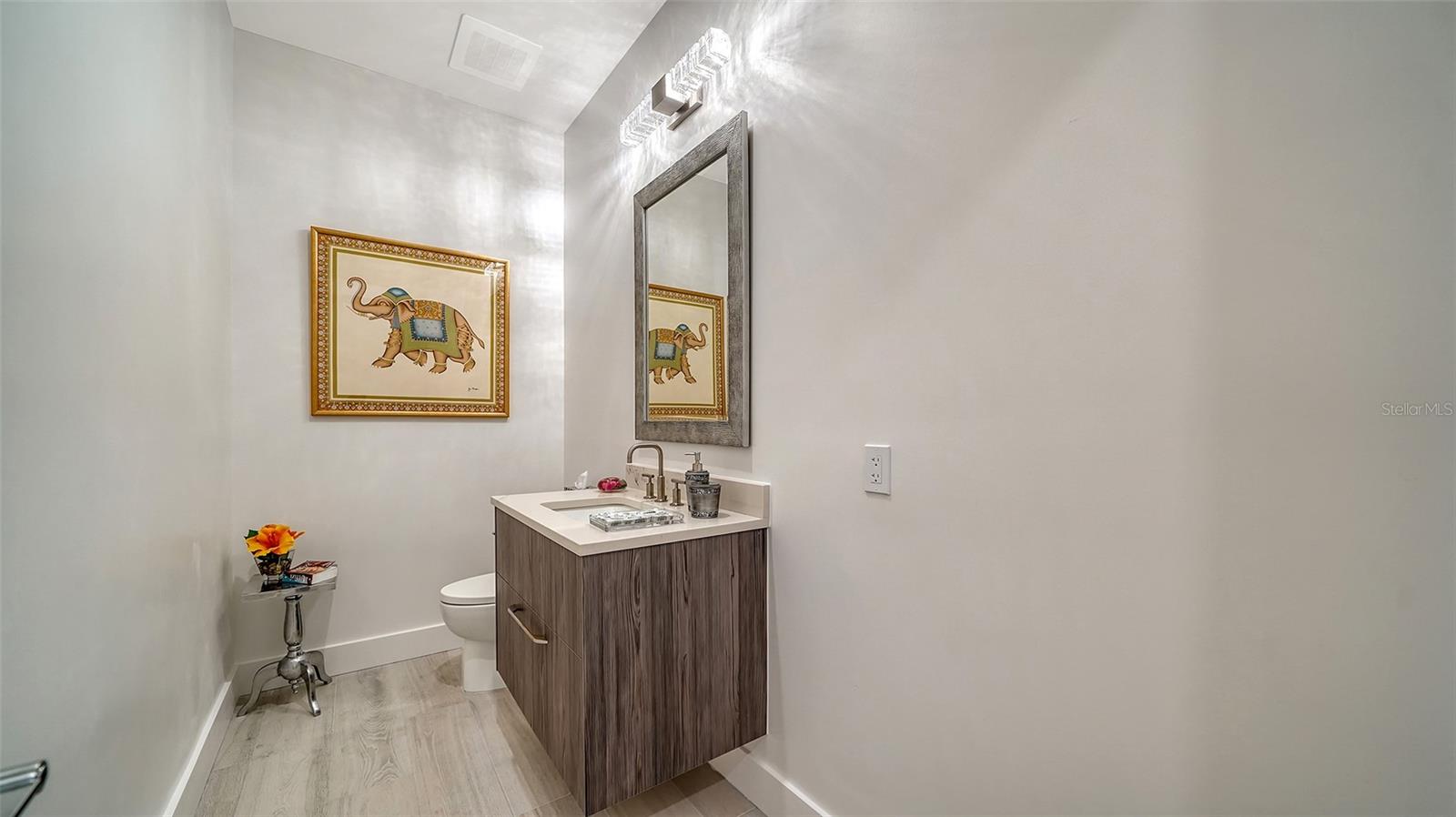 33 S PALM AVE #901 — photo 33