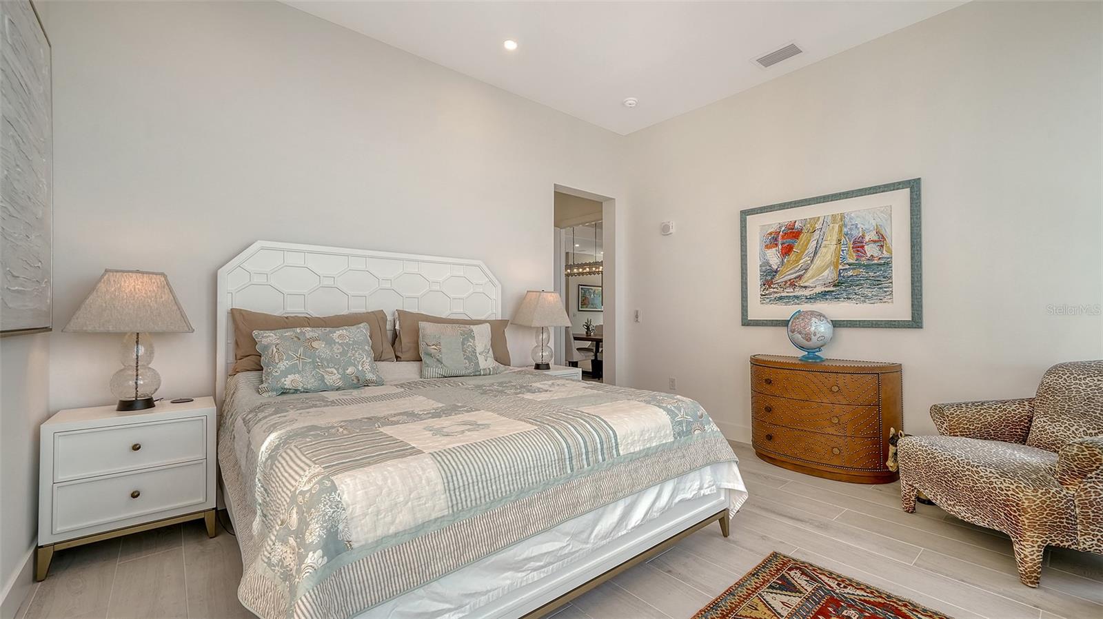 33 S PALM AVE #901 — photo 23