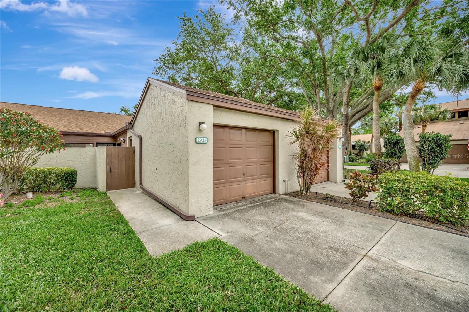2925 PARK LAKE DR #12 — photo 2