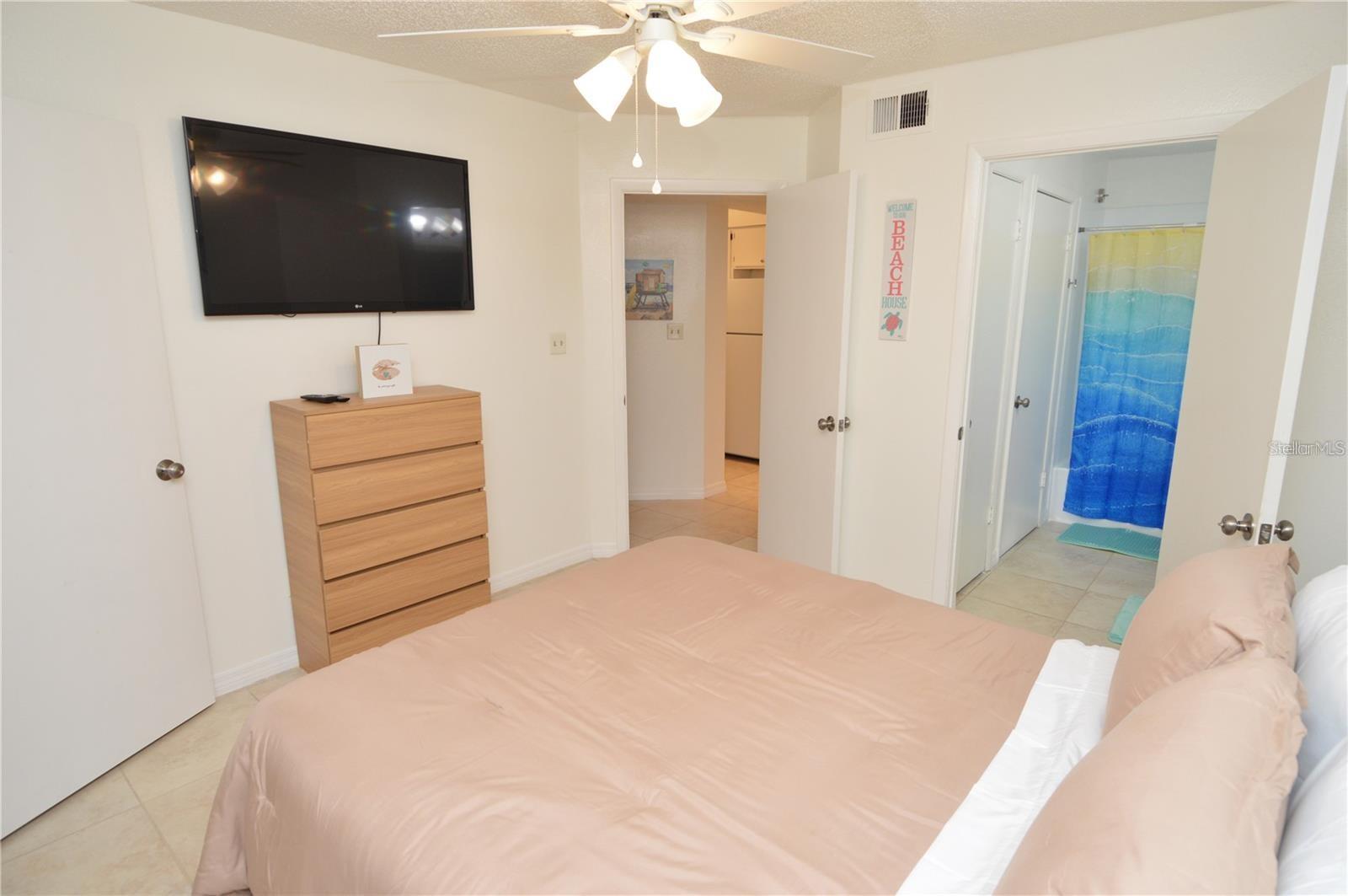 8625 MALLARD RESERVE DR #101 — photo 34