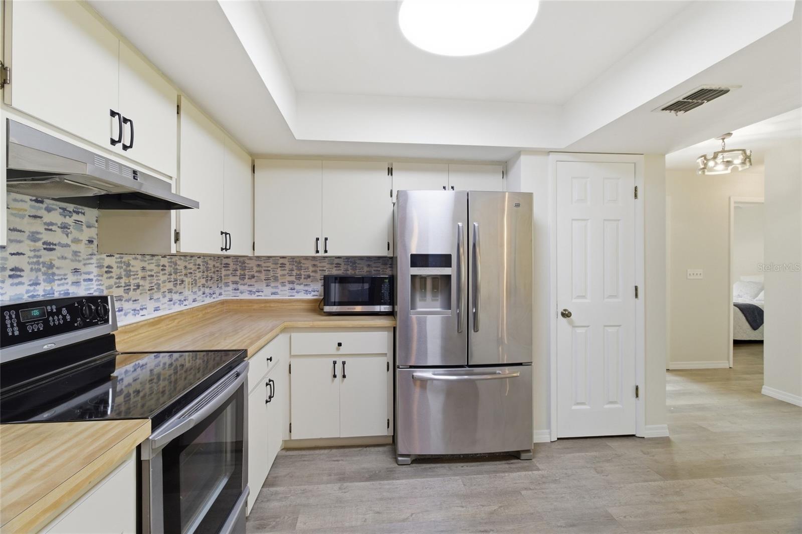 442 PENDLETON DR — photo 9