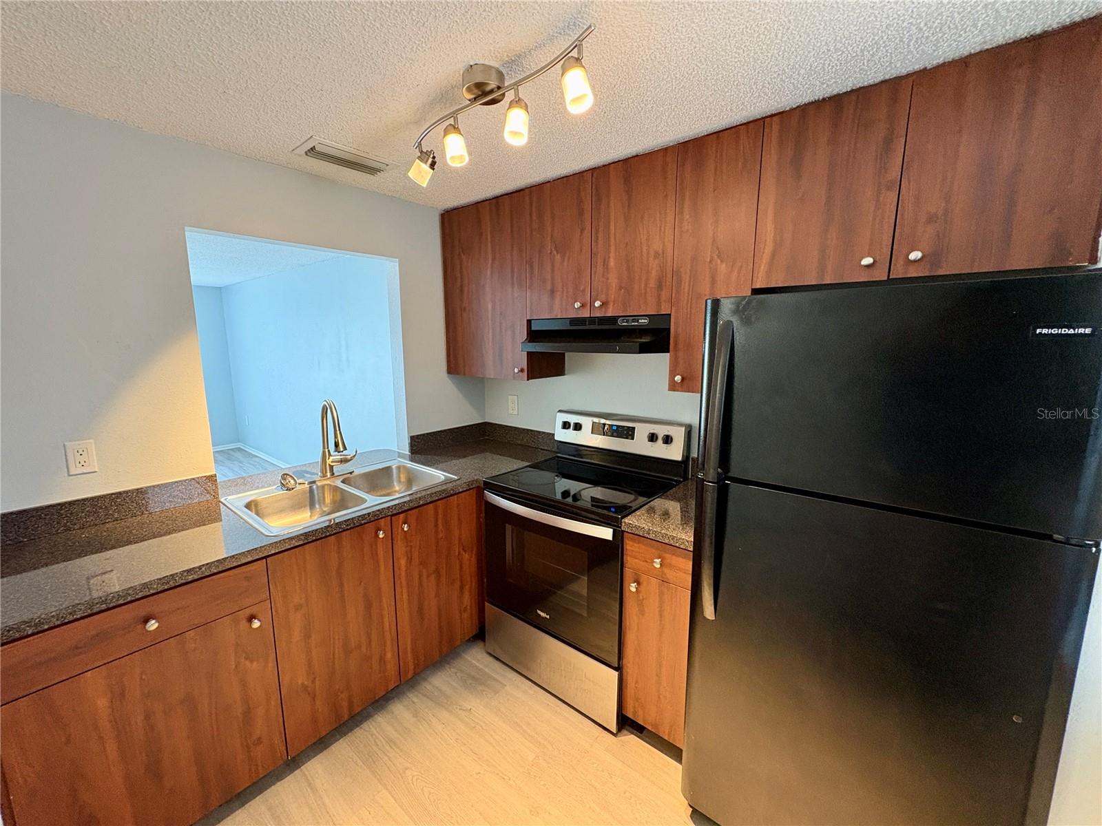 408 57TH AVENUE DR E #A — photo 3