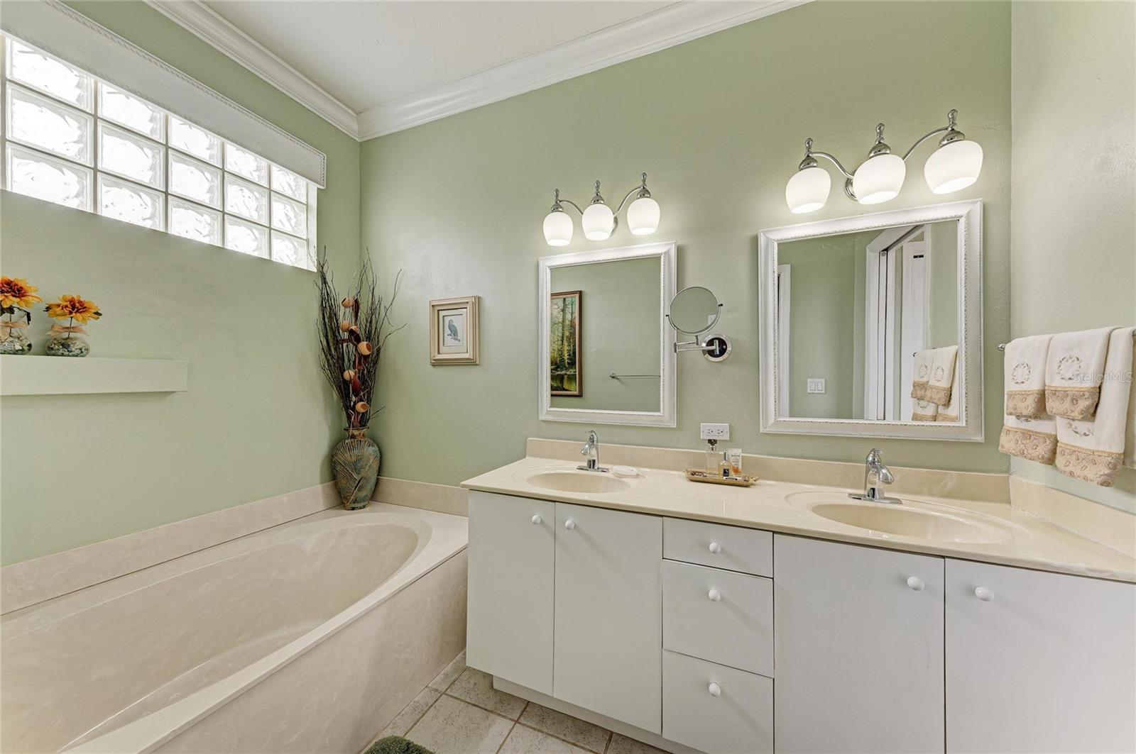 3883 ALAMANDA DR — photo 15