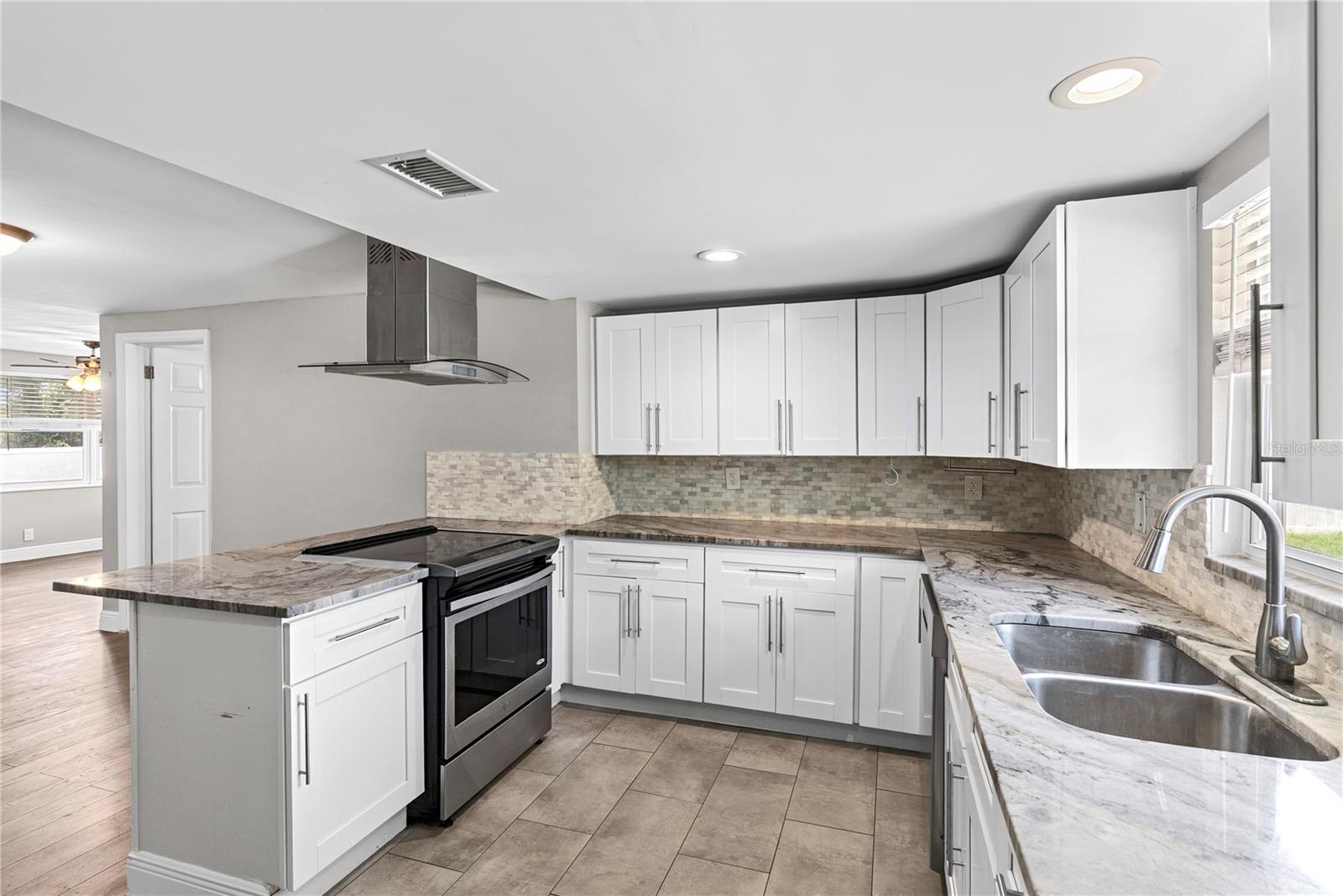 1804 E IDLEWILD AVE — photo 8