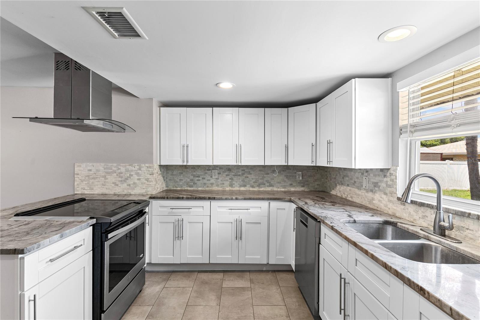 1804 E IDLEWILD AVE — photo 11