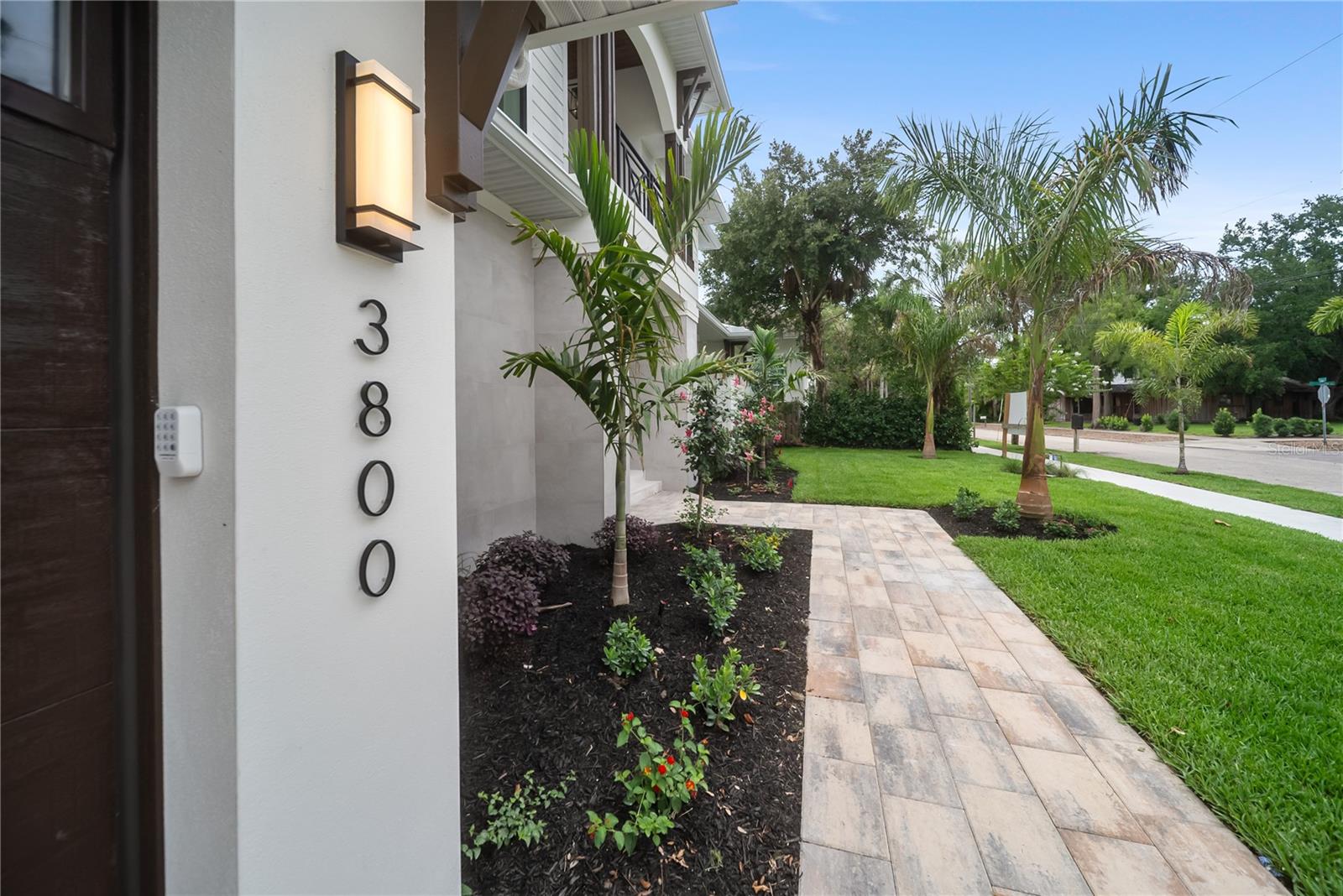 3800 FLORES AVE — photo 11
