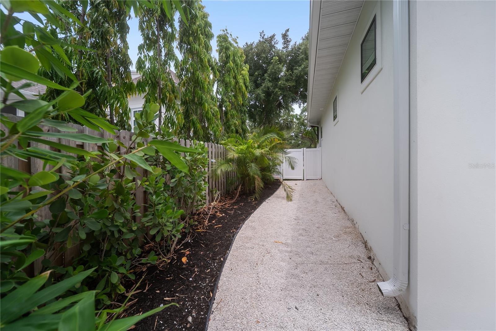 3800 FLORES AVE — photo 80