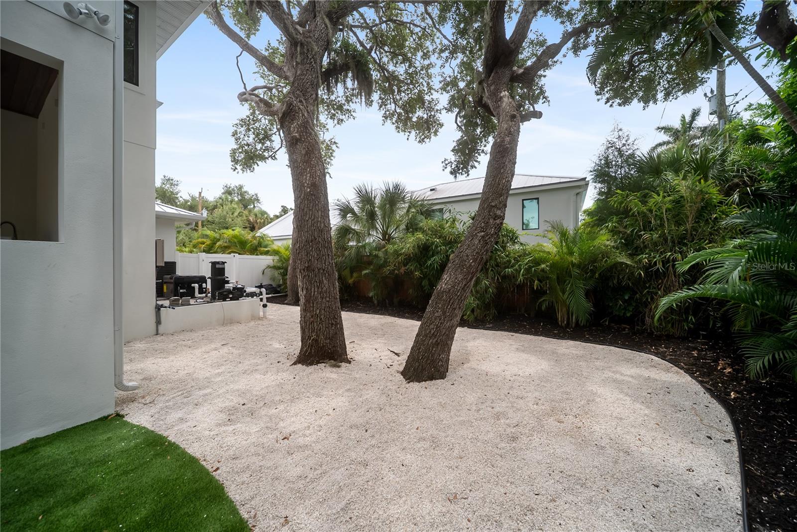 3800 FLORES AVE — photo 77