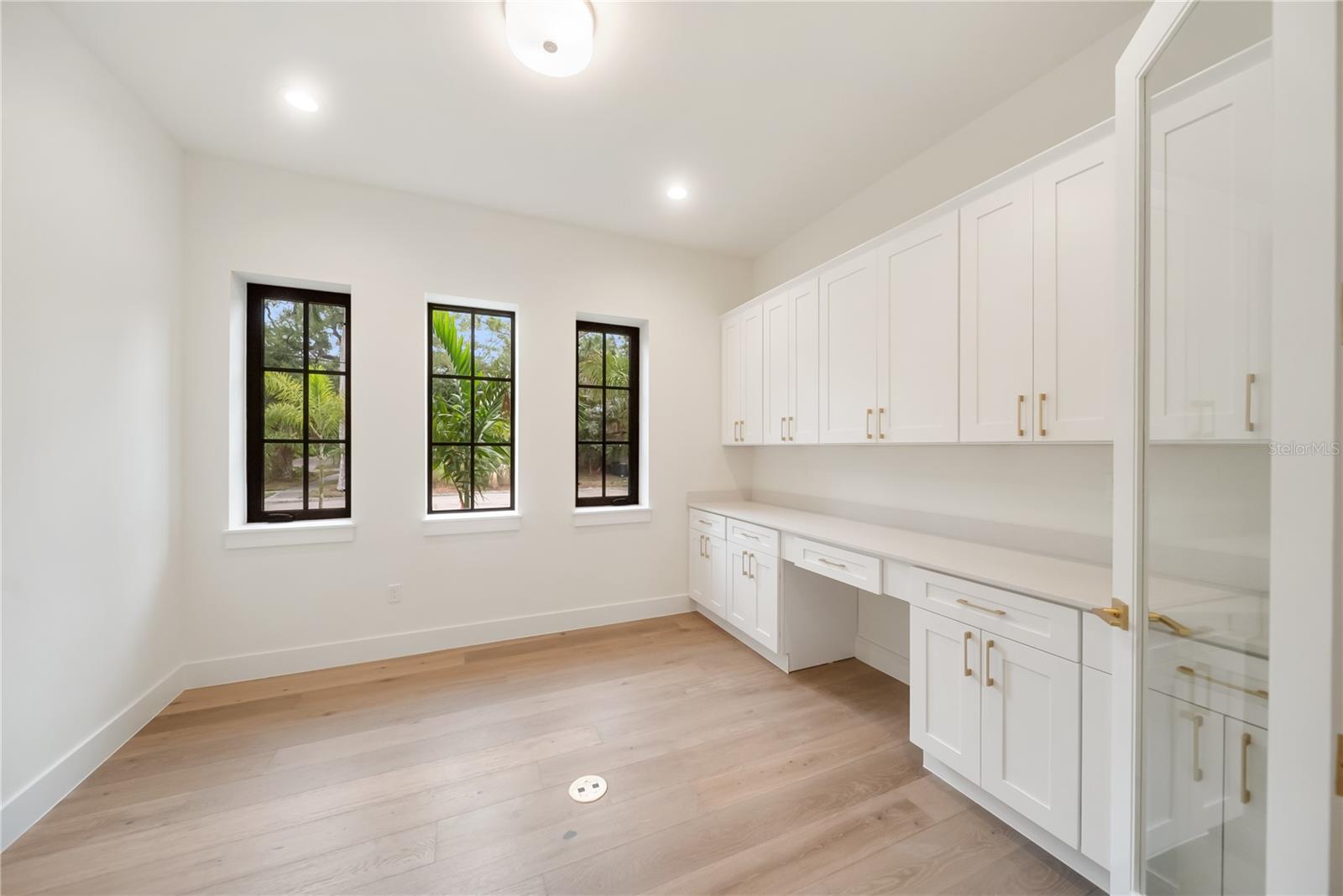 3800 FLORES AVE — photo 29
