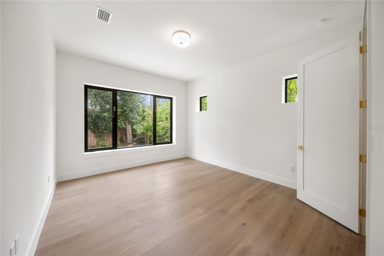 3800 FLORES AVE — photo 31