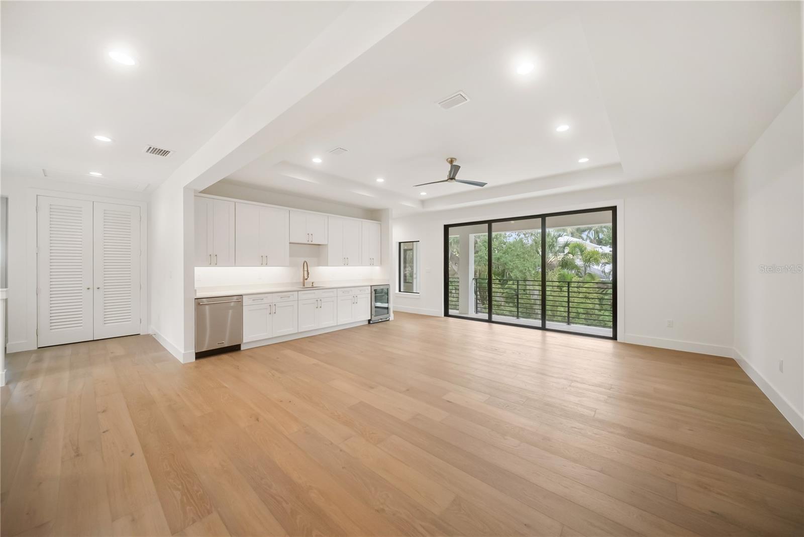 3800 FLORES AVE — photo 52