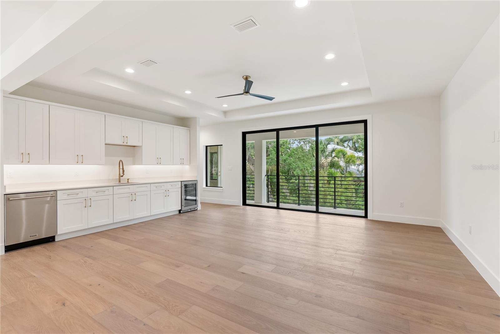 3800 FLORES AVE — photo 19
