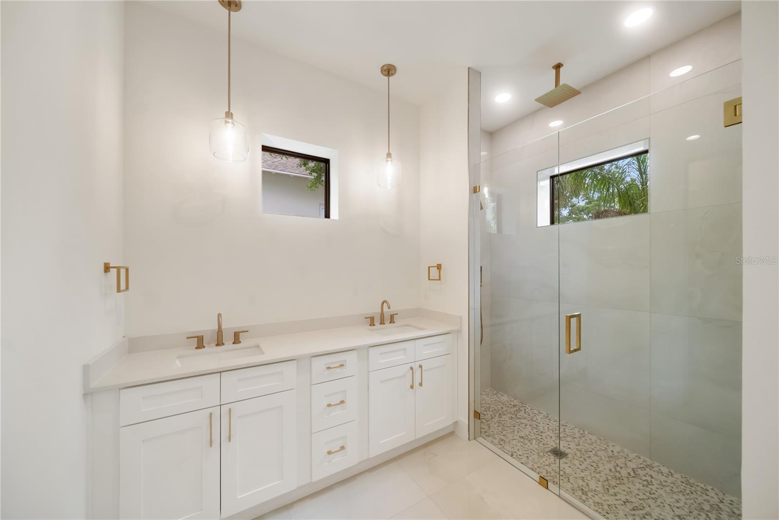 3800 FLORES AVE — photo 36