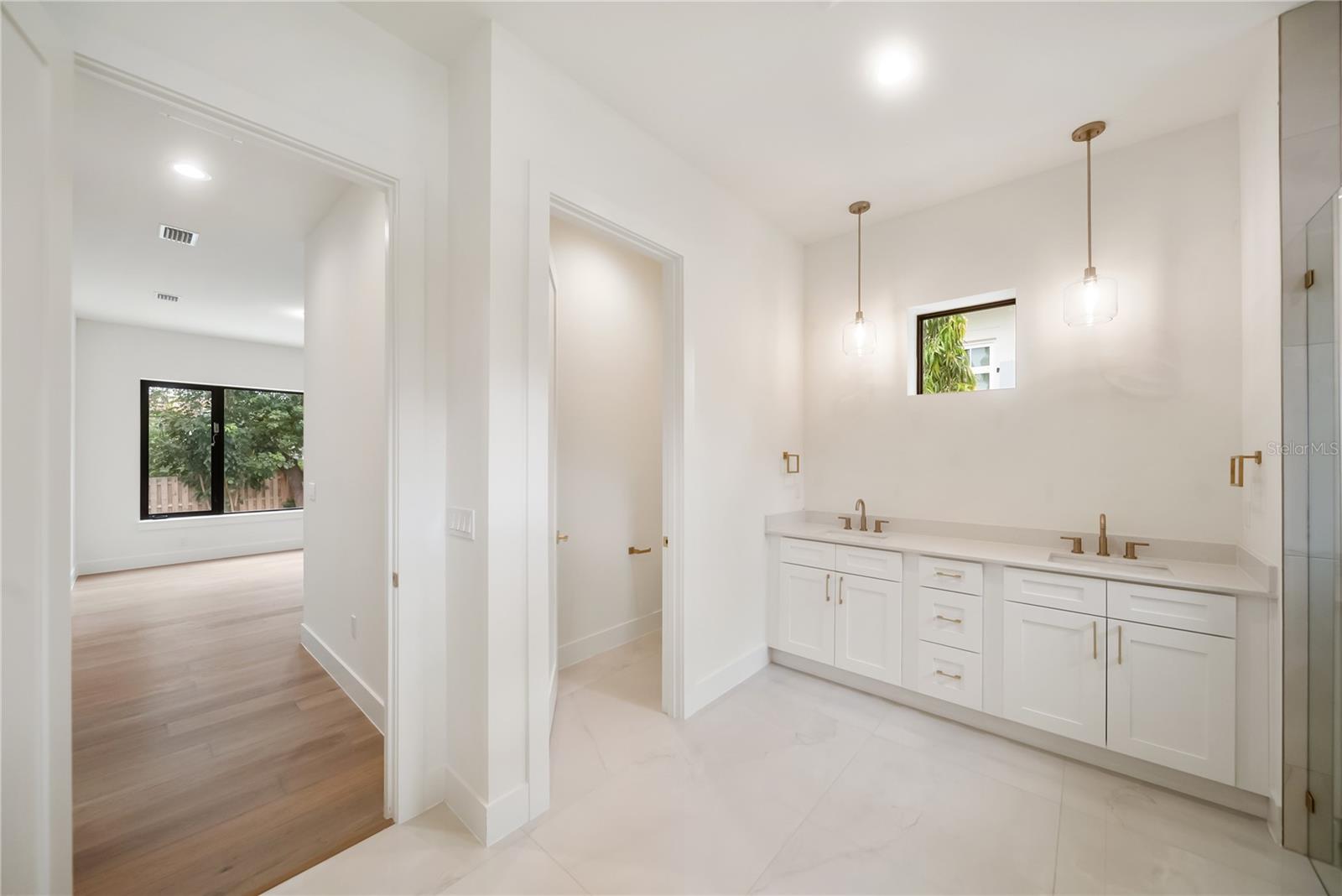 3800 FLORES AVE — photo 34