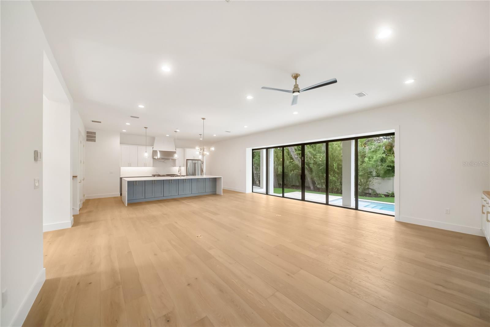 3800 FLORES AVE — photo 37