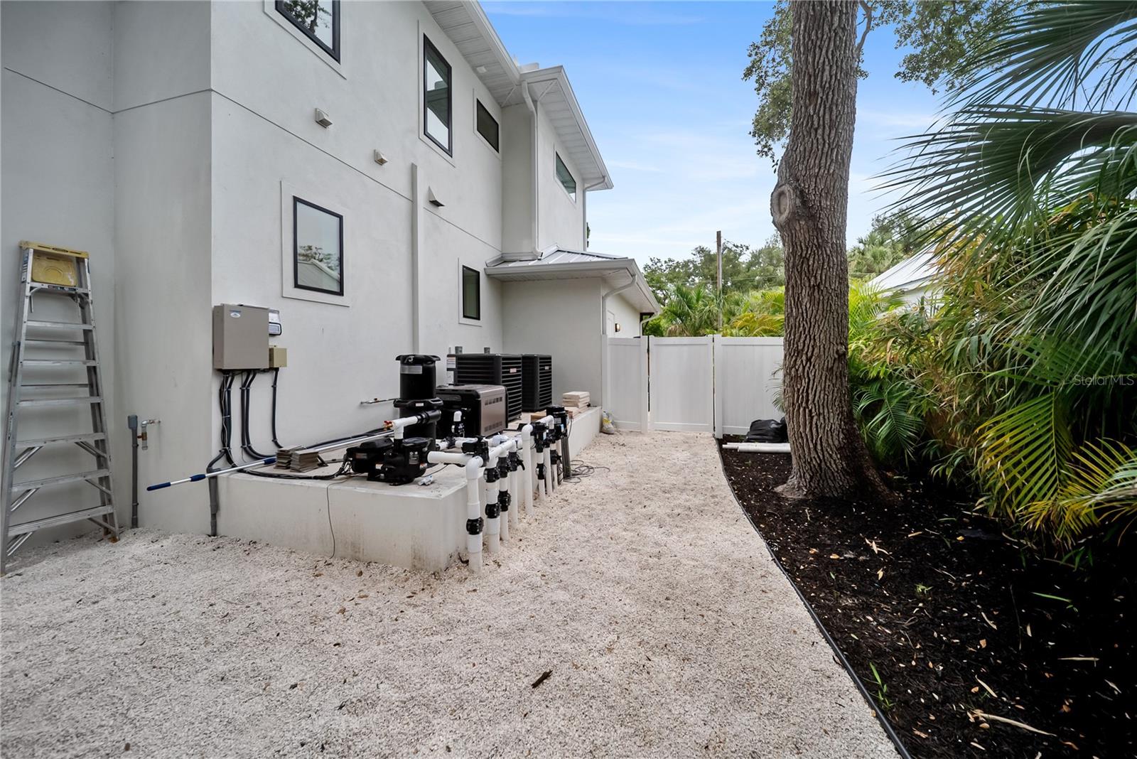 3800 FLORES AVE — photo 84