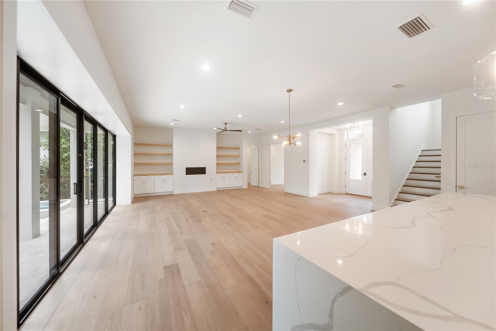 3800 FLORES AVE — photo 25