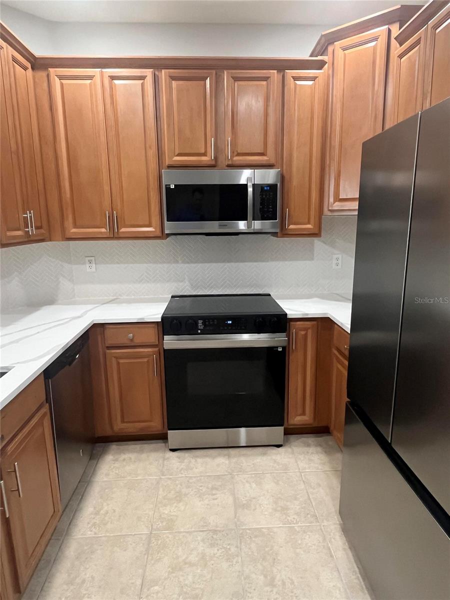 3635 PARKRIDGE CIR #10-101 — photo 9
