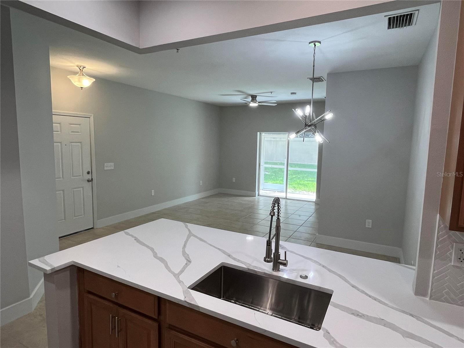 3635 PARKRIDGE CIR #10-101 — photo 6