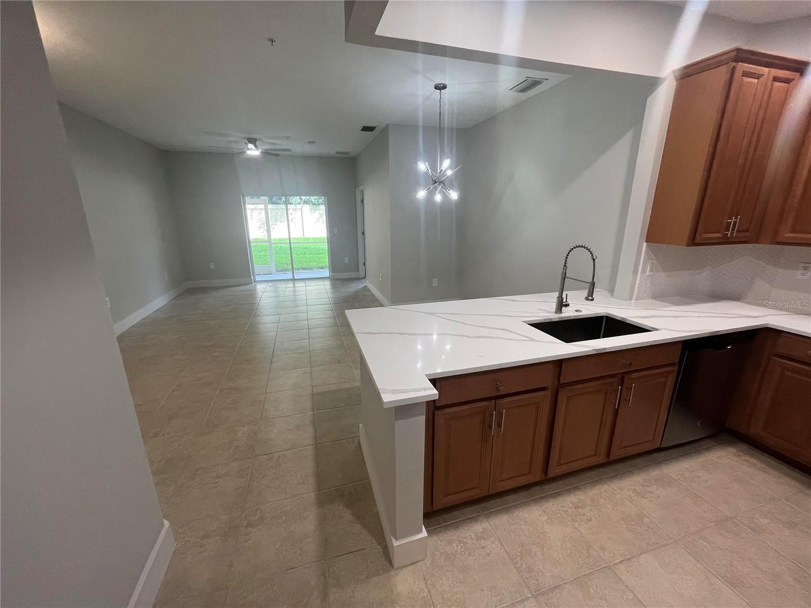 3635 PARKRIDGE CIR #10-101 — photo 11