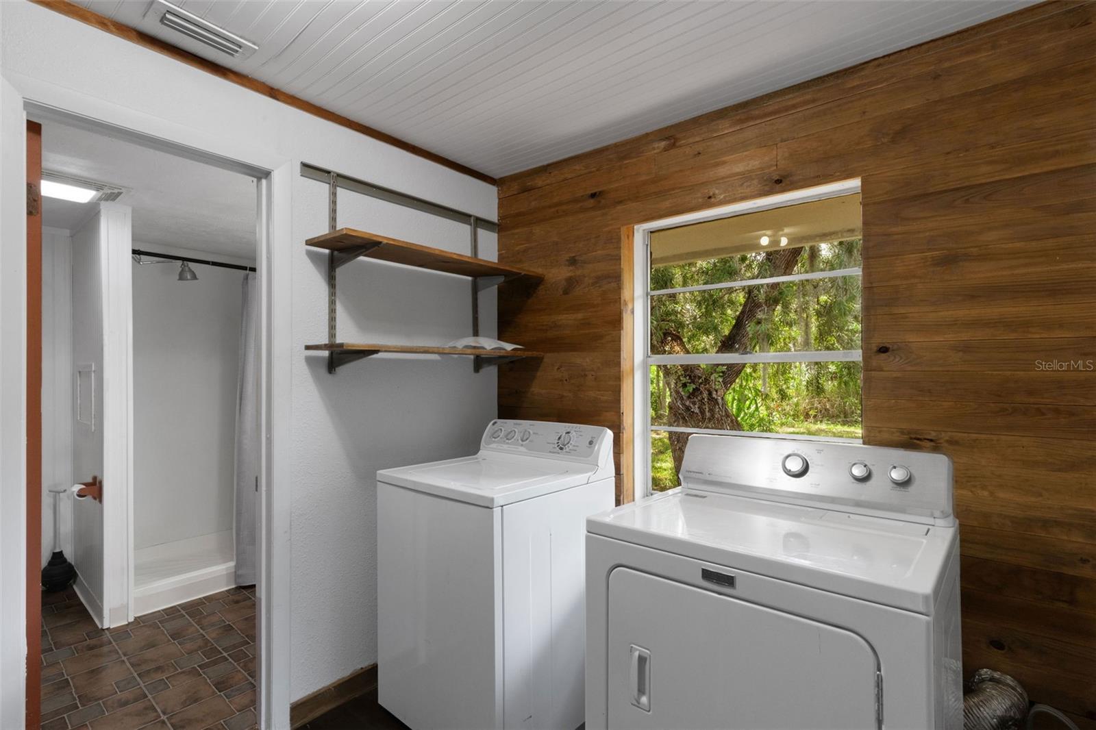 8010 BROWER DR — photo 31