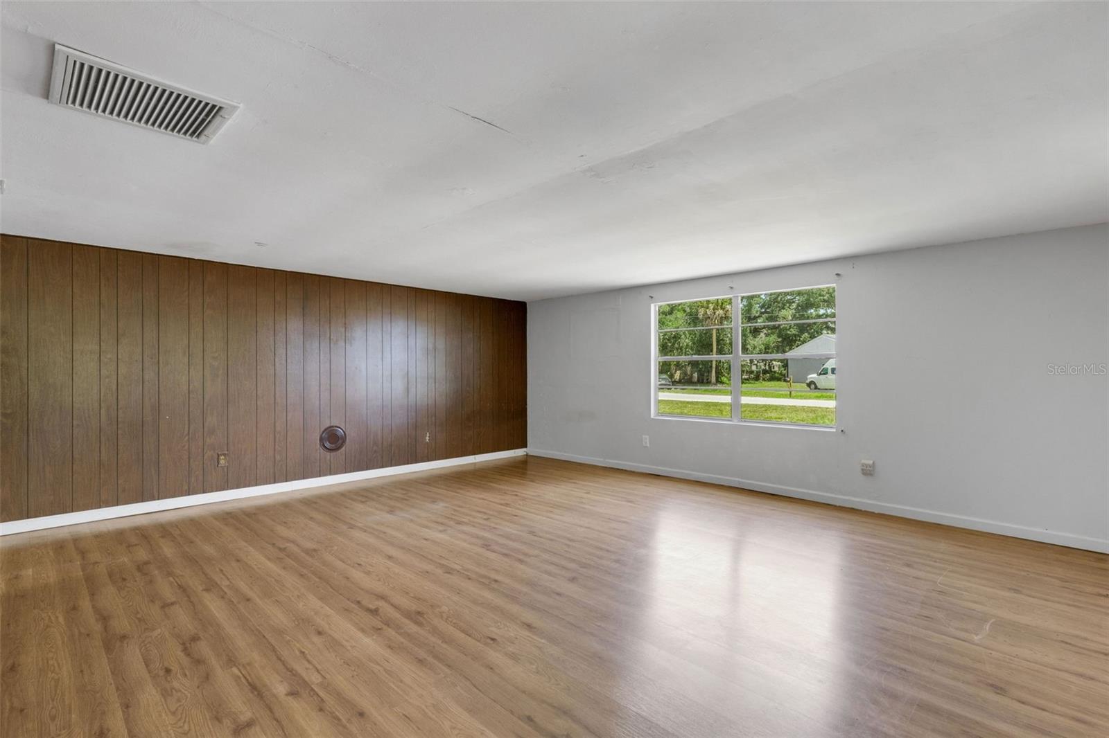 8010 BROWER DR — photo 10