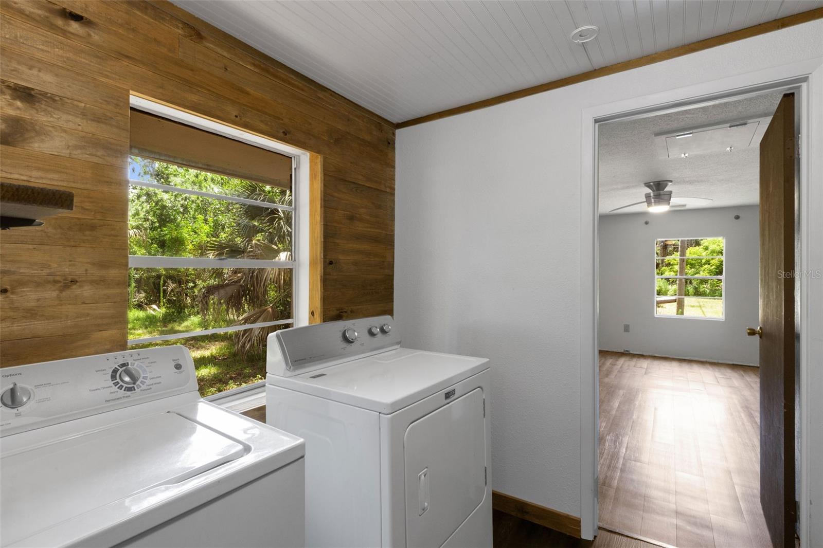 8010 BROWER DR — photo 32