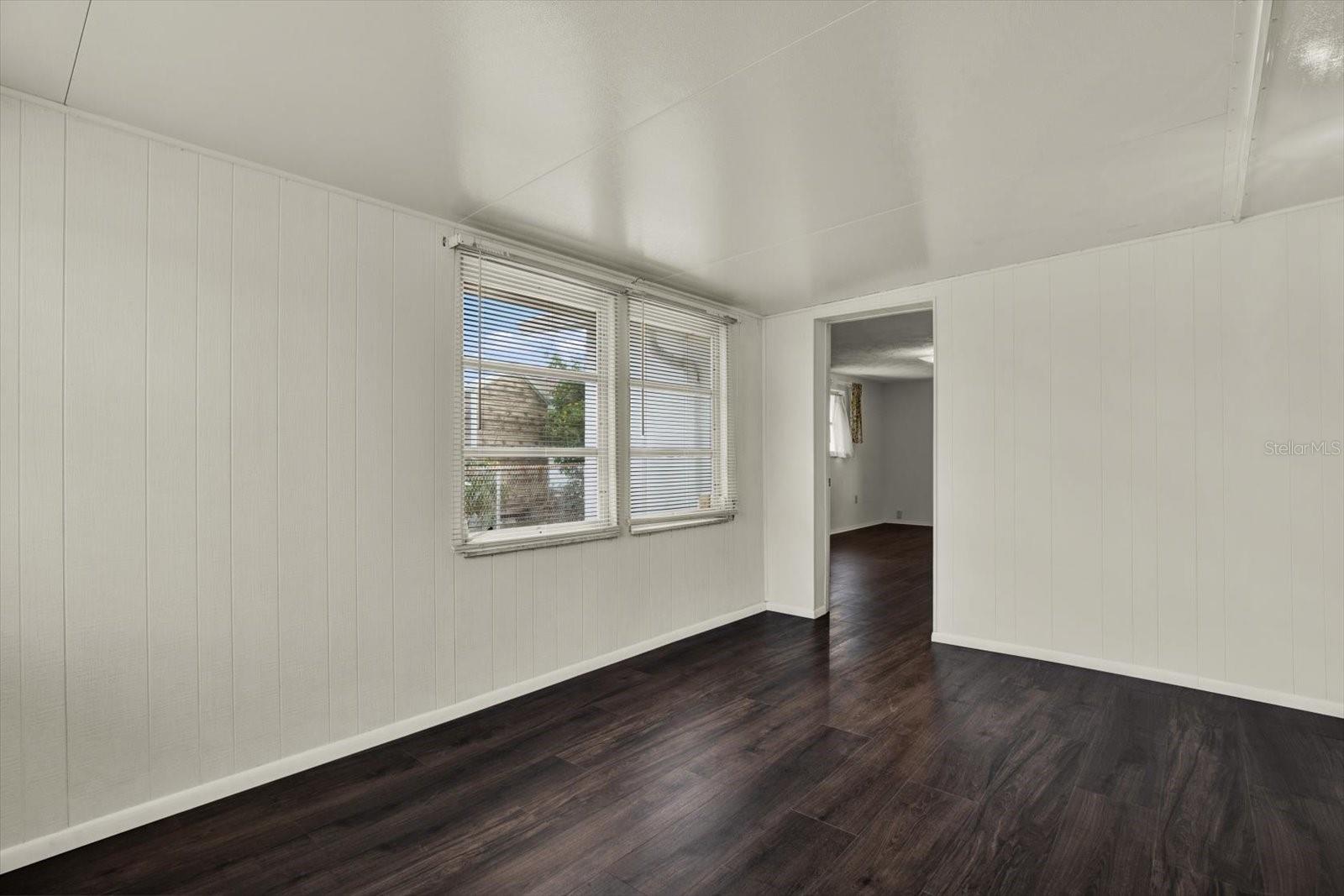 1617 DERRICK ST — photo 24