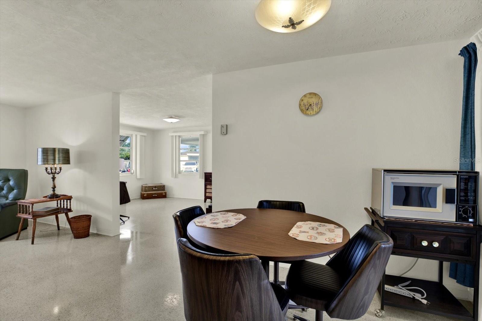 1617 DERRICK ST — photo 14