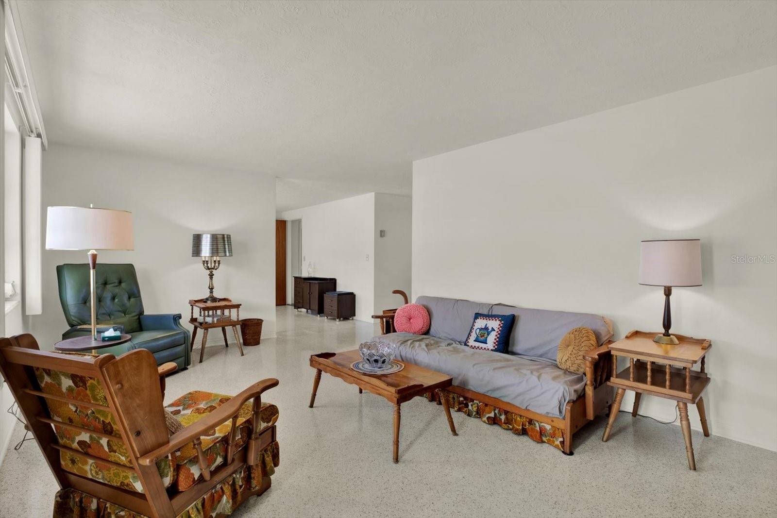 1617 DERRICK ST — photo 3