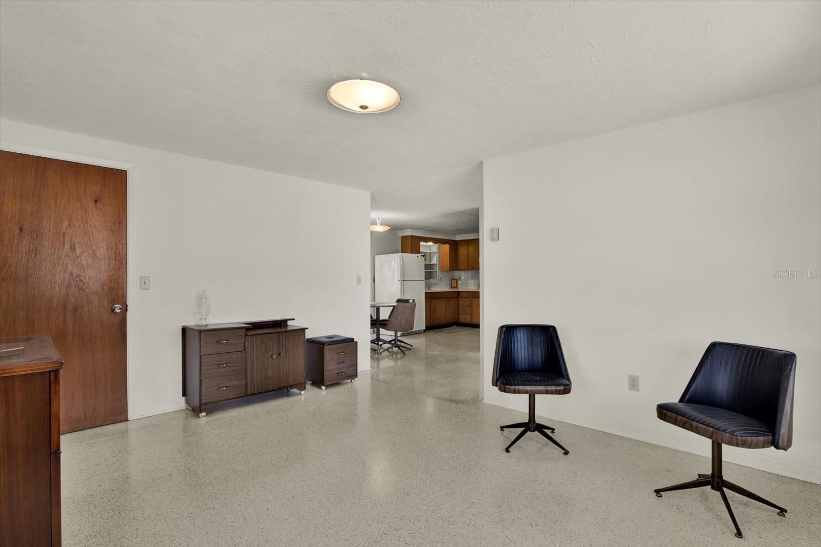 1617 DERRICK ST — photo 7