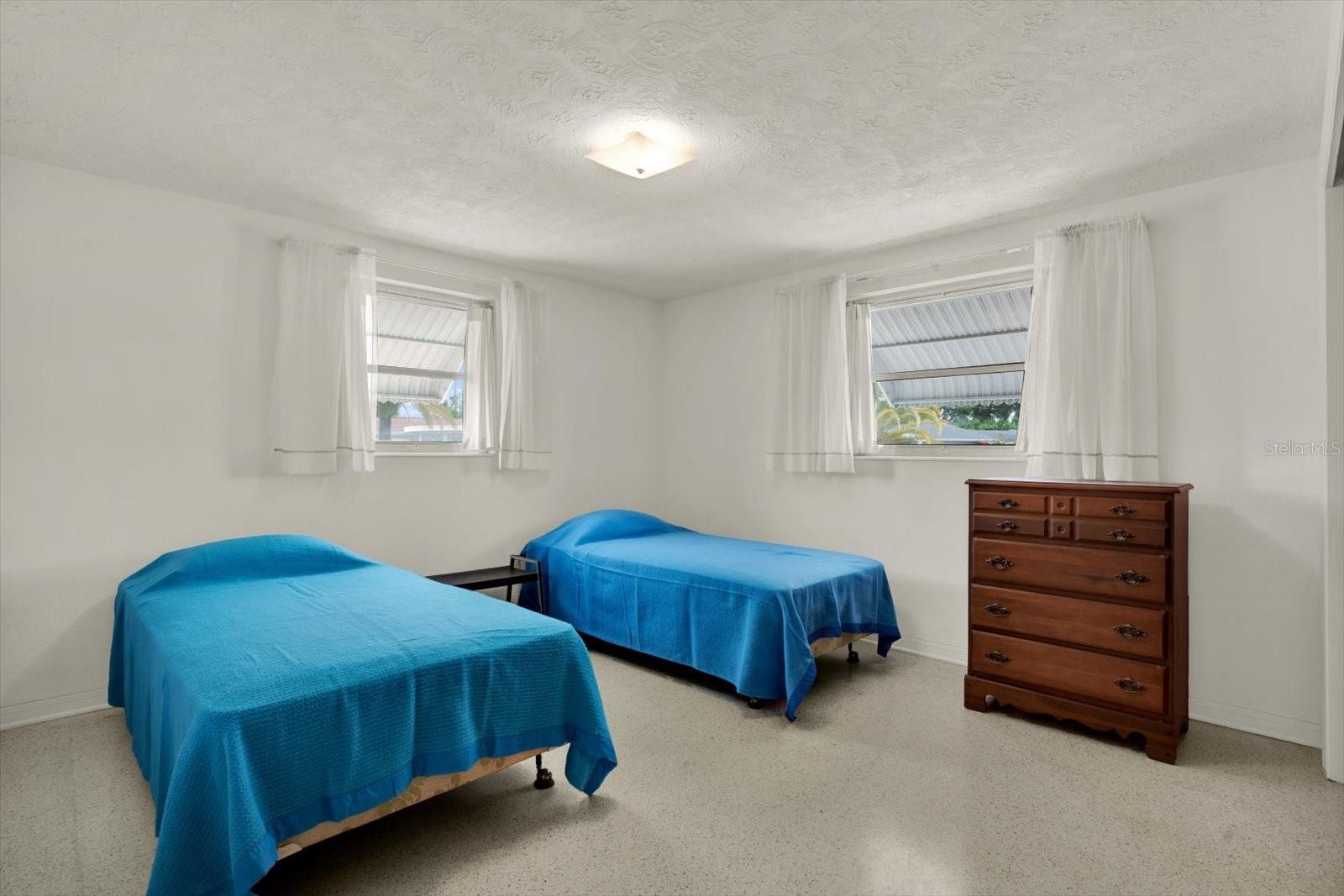 1617 DERRICK ST — photo 19